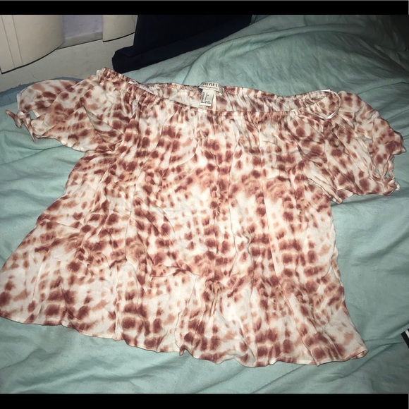 gimmicks by BKE Tops - Swoop neck flowy crop